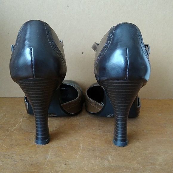 Bongo 2-Tone Brown Spectator T-Strap Heels | size 8 - Picture 4 of 12